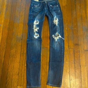 Ripped skinny jeans